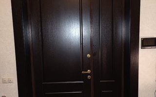 парадная двухстворчатая дверь ПД-67 с отделкой МДФ, фото с места установки изнутри помещения
