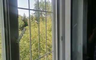 металлическая решетка от выпадения детей из окна